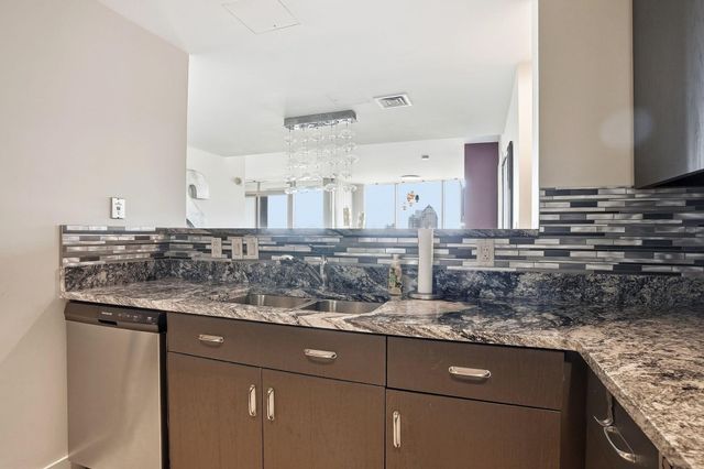 1 Miranova Place, 2030 2030, Columbus, OH 43215