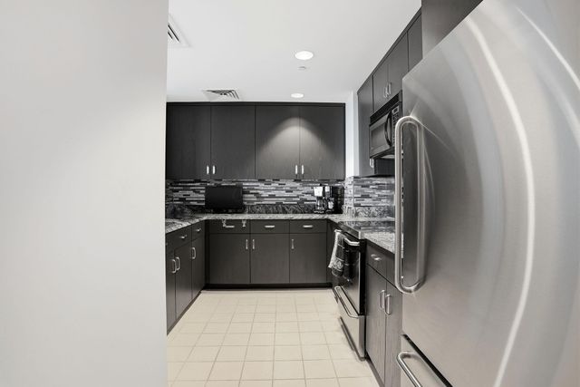 1 Miranova Place, 2030 2030, Columbus, OH 43215