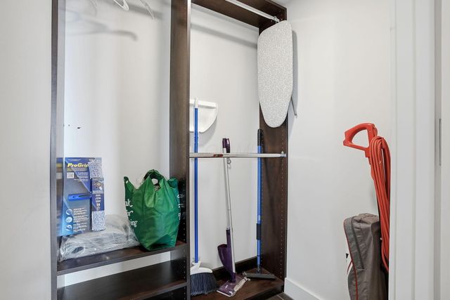 1 Miranova Place, 2030 2030, Columbus, OH 43215