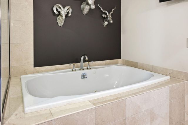 1 Miranova Place, 2030 2030, Columbus, OH 43215