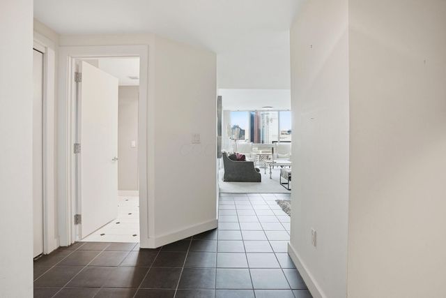 1 Miranova Place, 2030 2030, Columbus, OH 43215