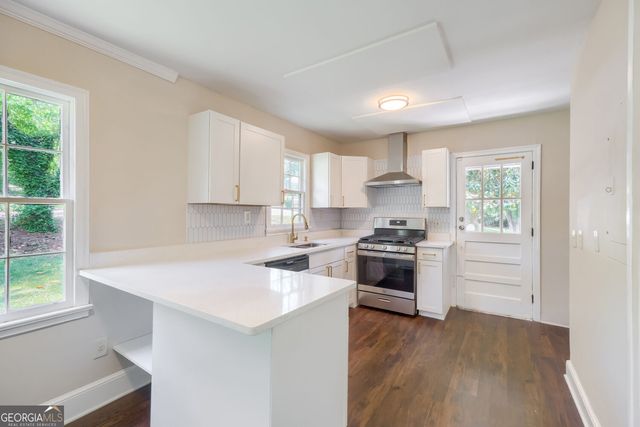 396 Forrest Ridge Drive NW, Atlanta, GA 30318