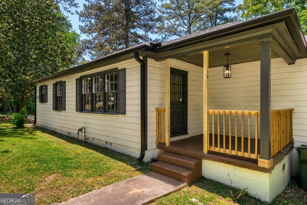 396 Forrest Ridge Drive NW, Atlanta, GA 30318