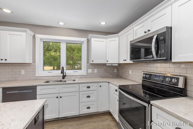 6587 Alward Drive, Hudsonville, MI 49426
