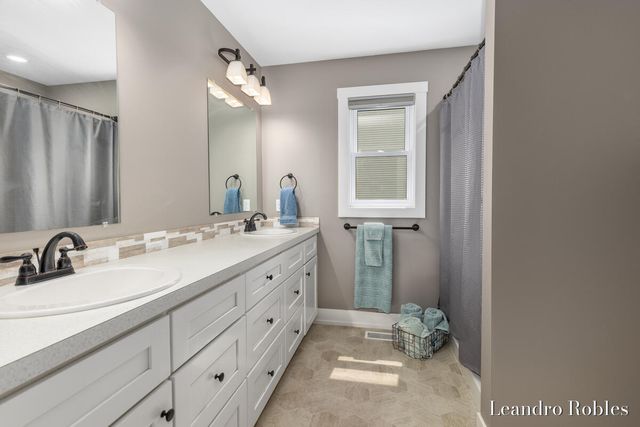 6587 Alward Drive, Hudsonville, MI 49426