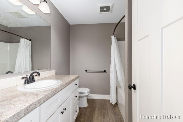 6587 Alward Drive, Hudsonville, MI 49426