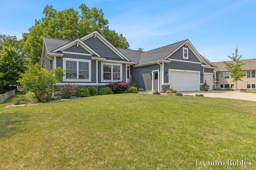 6587 Alward Drive, Hudsonville, MI 49426