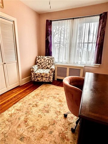 352 Marshall Ave, Marshall Shadeland, PA 15214