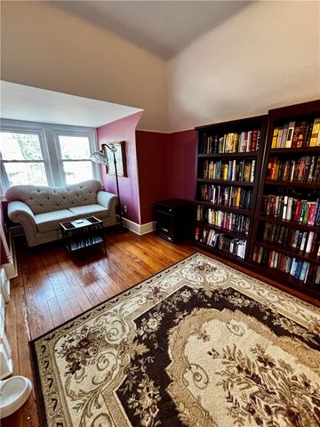 352 Marshall Ave, Marshall Shadeland, PA 15214