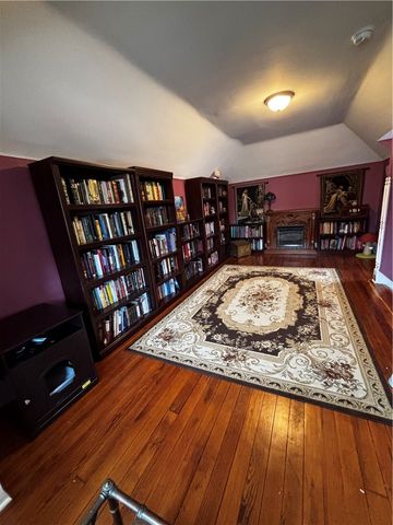 352 Marshall Ave, Marshall Shadeland, PA 15214