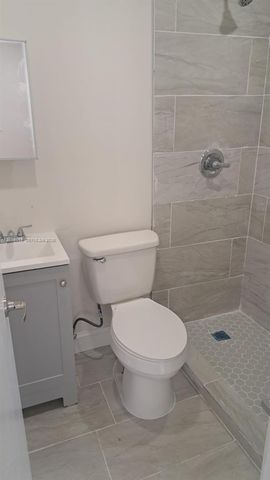 2457 NW 35th St B, Miami, FL 33142