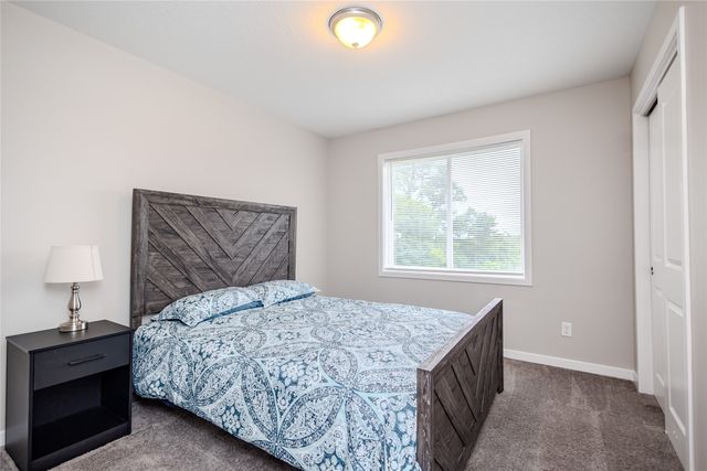 7000 Lake Ridge Avenue 4, Des Moines, IA 50320