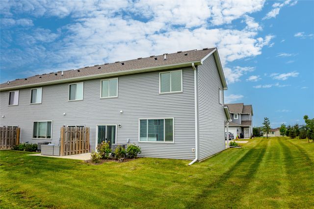 7000 Lake Ridge Avenue 4, Des Moines, IA 50320