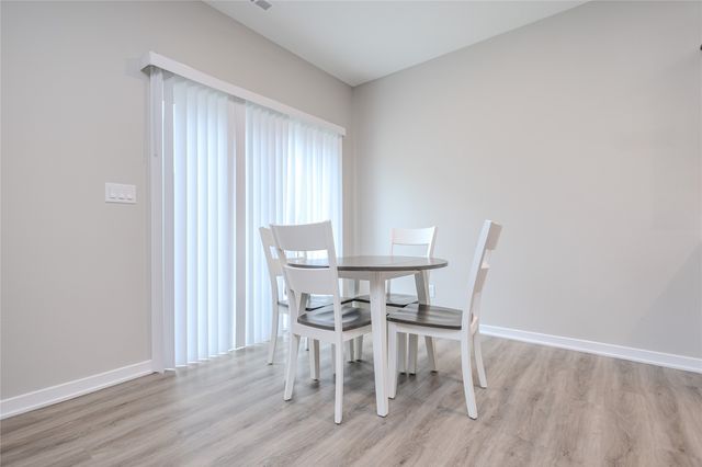 7000 Lake Ridge Avenue 4, Des Moines, IA 50320