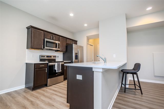 7000 Lake Ridge Avenue 4, Des Moines, IA 50320