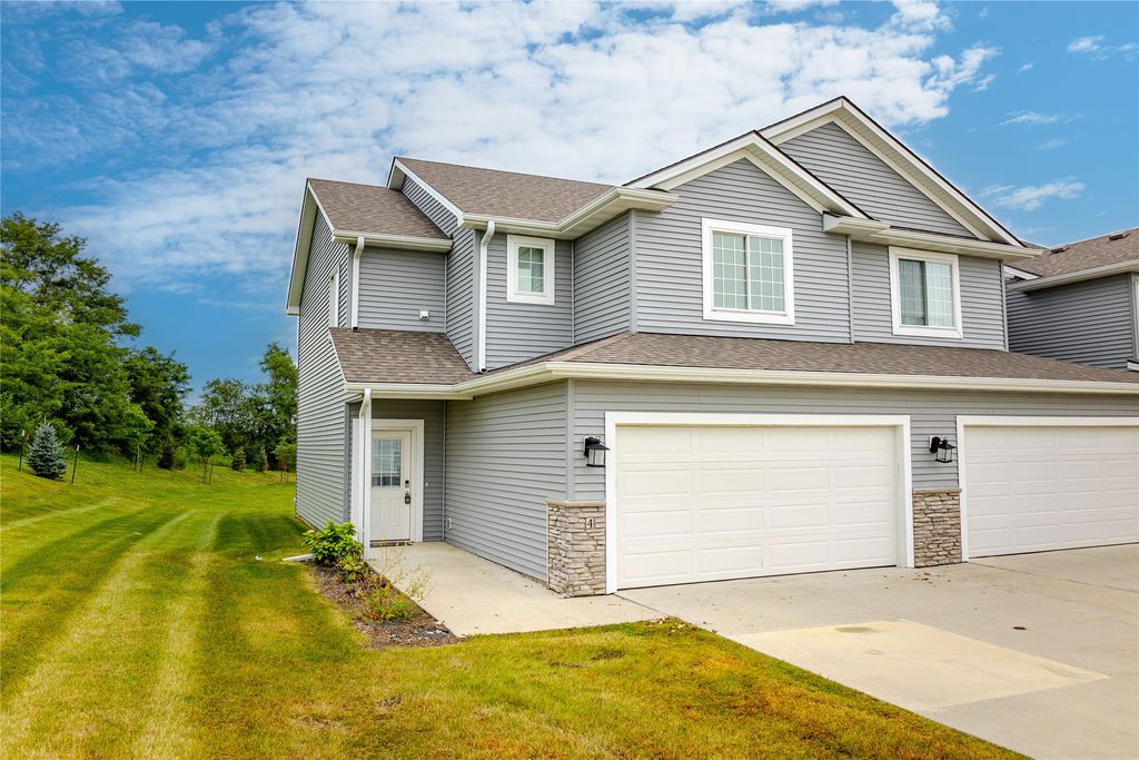 7000 Lake Ridge Avenue 4, Des Moines, IA 50320