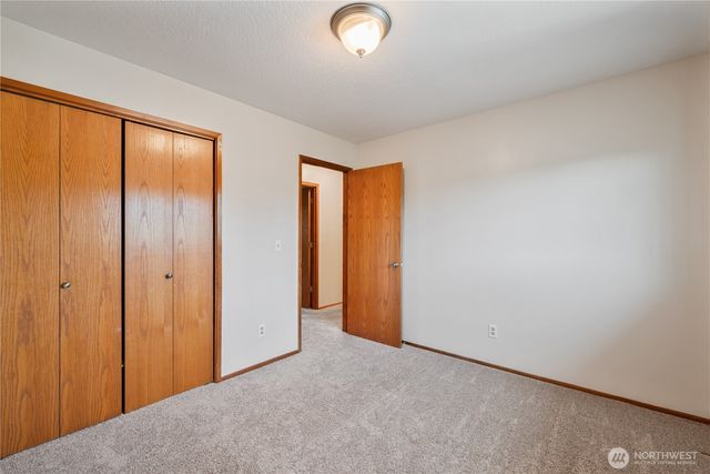 240 St. James Place, Longview, WA 98632