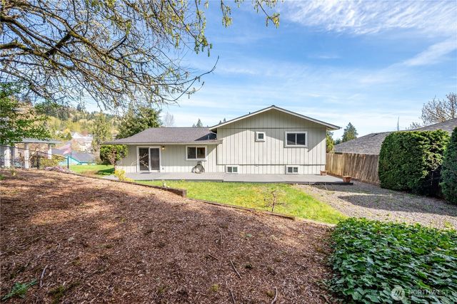 240 St. James Place, Longview, WA 98632