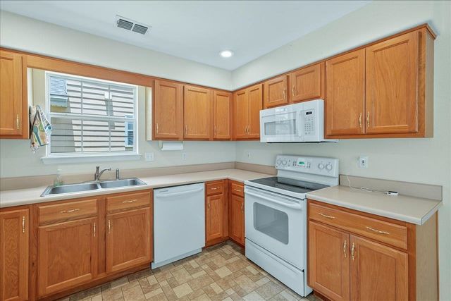 2704 Laurelwood Lane, Tallahassee, FL 32308