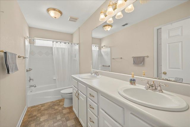 2704 Laurelwood Lane, Tallahassee, FL 32308