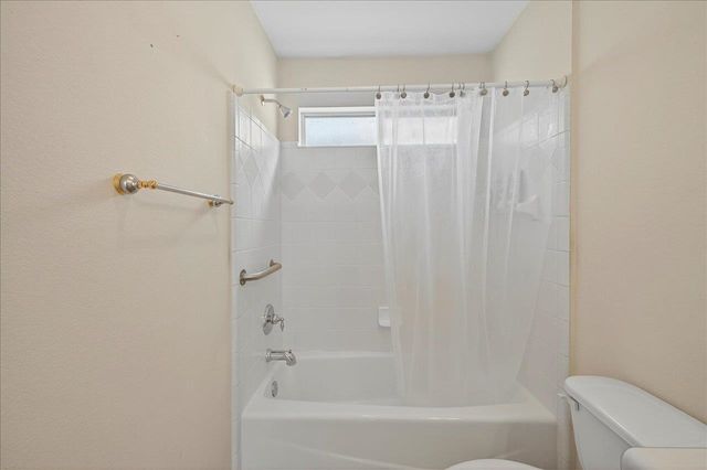 2704 Laurelwood Lane, Tallahassee, FL 32308