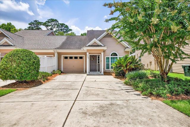 2704 Laurelwood Lane, Tallahassee, FL 32308