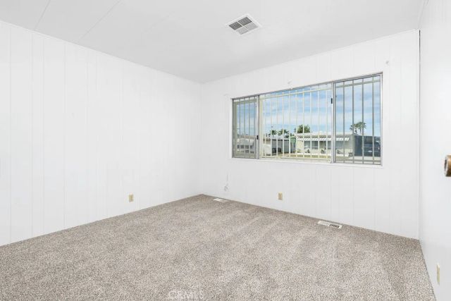 793 W Johnston, Hemet, CA 92543