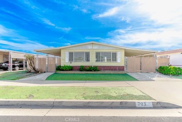 793 W Johnston, Hemet, CA 92543