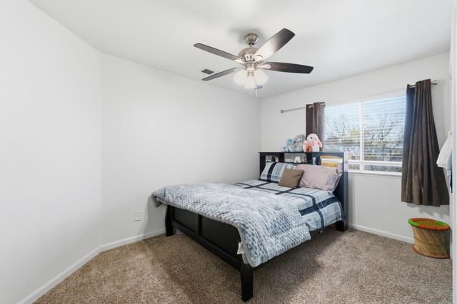 5028 W Robinson Avenue, Fresno, CA 93722