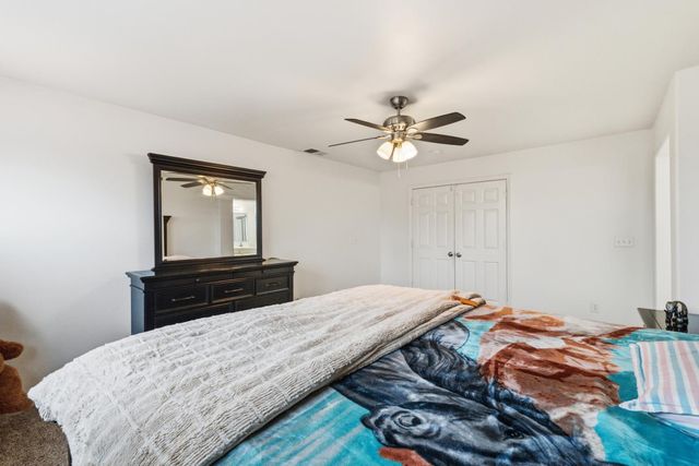 5028 W Robinson Avenue, Fresno, CA 93722