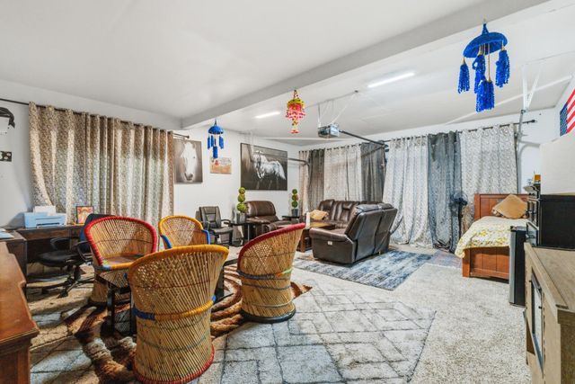 5028 W Robinson Avenue, Fresno, CA 93722