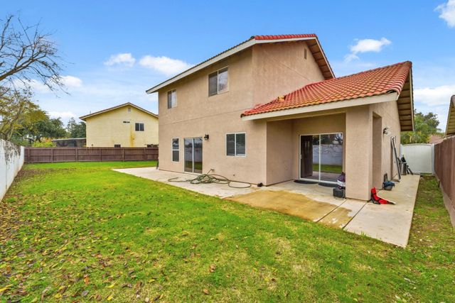 5028 W Robinson Avenue, Fresno, CA 93722