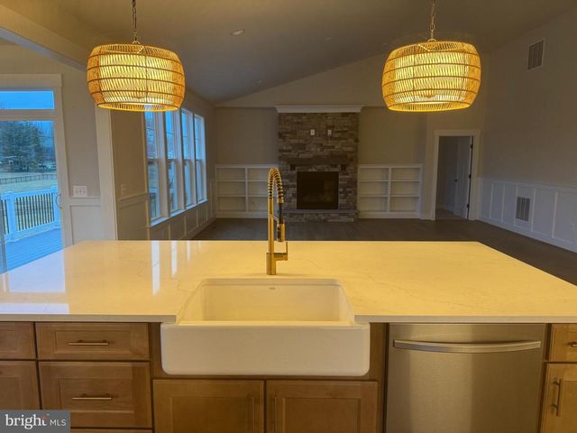 15 FISHER LN, Warrenton, VA 20186