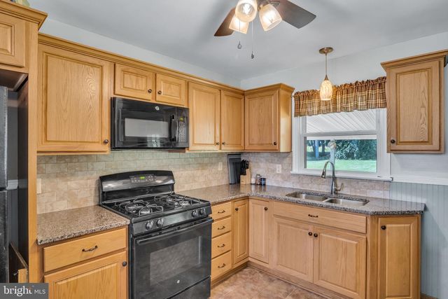 12 THEODORE AVE, Middletown, PA 17057