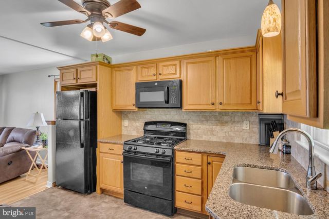 12 THEODORE AVE, Middletown, PA 17057