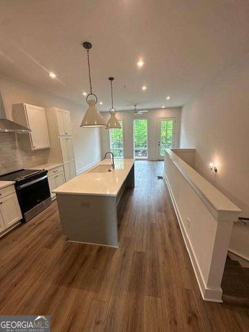 990 Bibbs Circle NW 32, Atlanta, GA 30318