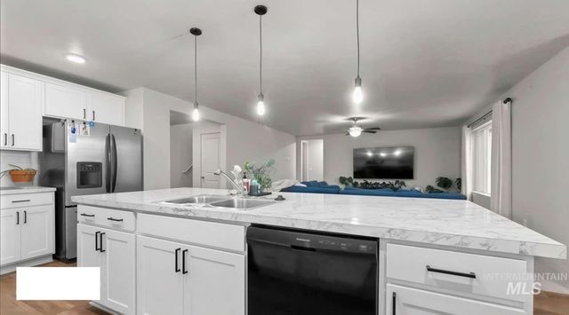 4065 E Eagle Ridge Dr, Nampa, ID 83686