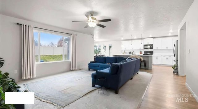 4065 E Eagle Ridge Dr, Nampa, ID 83686