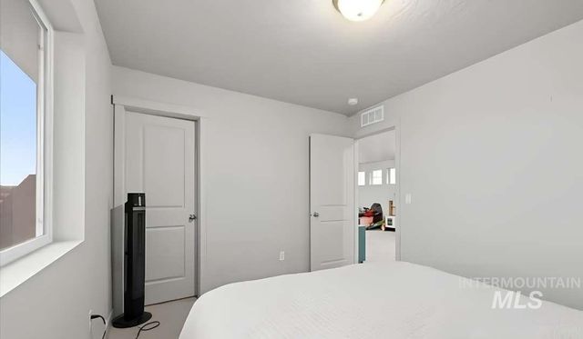 4065 E Eagle Ridge Dr, Nampa, ID 83686