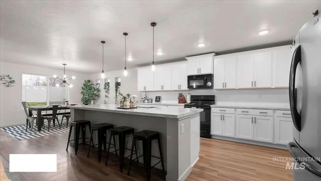 4065 E Eagle Ridge Dr, Nampa, ID 83686