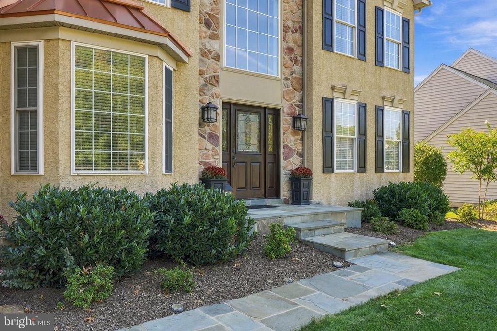 2549 CRESTLINE DR, Lansdale, PA 19446 — photo 2
