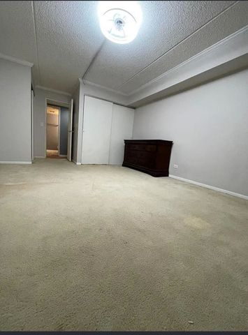 5S066 Pebblewood Lane B9, Naperville, IL 60563