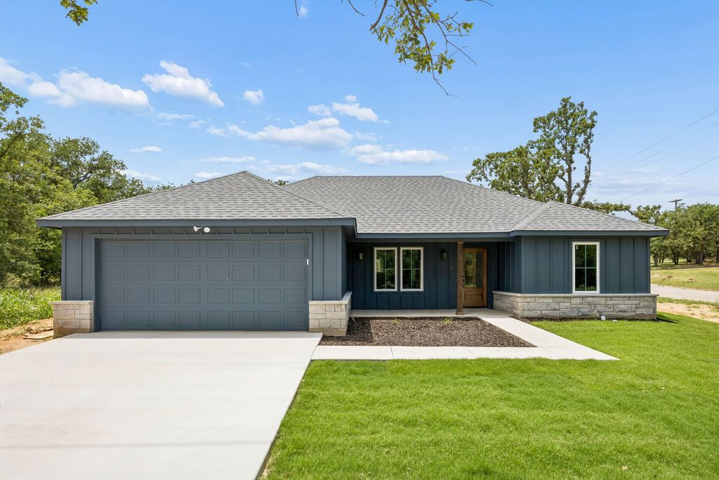 421 Hamilton Road, Mineral Wells, TX 76067