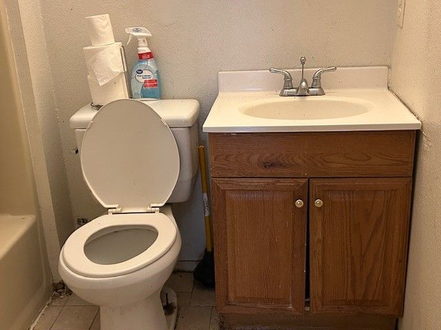 1727 W Doyle Street, Granbury, TX 76048