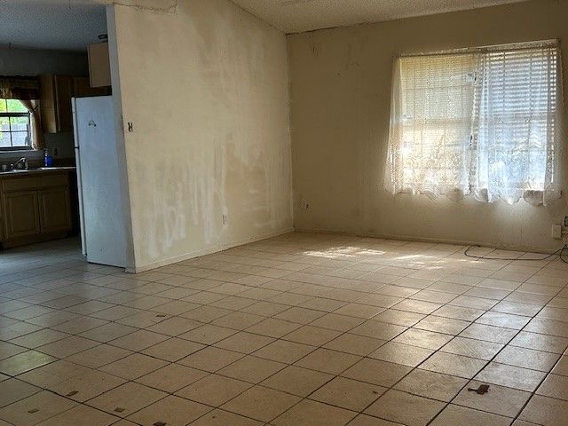 1727 W Doyle Street, Granbury, TX 76048