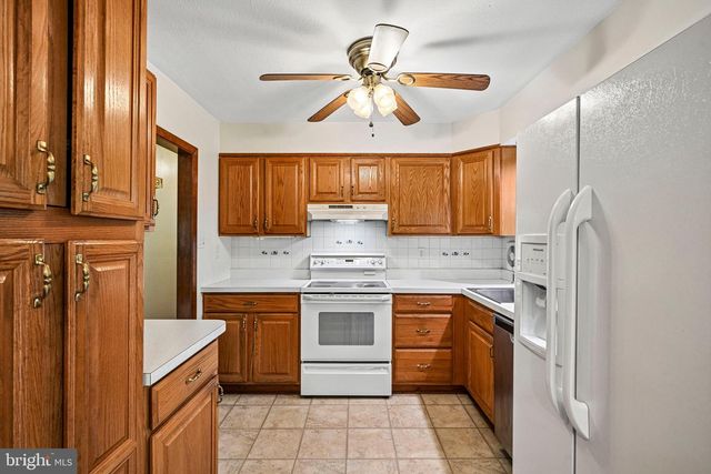 9 PRINCESS AVE, Marlton, NJ 08053