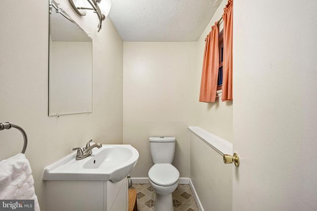 9 PRINCESS AVE, Marlton, NJ 08053