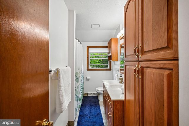 9 PRINCESS AVE, Marlton, NJ 08053