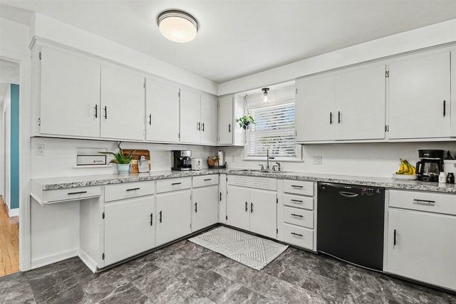 3769 Cheyenne Drive, Grandville, MI 49418