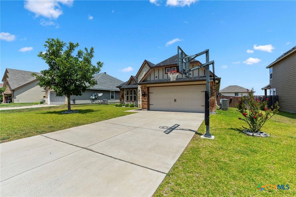 Image 3 of property listing at 1422 Neff Drive, Copperas Cove, TX 76522